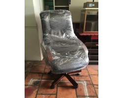 Ghế xoay giám đốc Hòa Phát